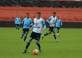 Roger mistura Bressan e Thyere com titulares e mantém dúvida contra LDU