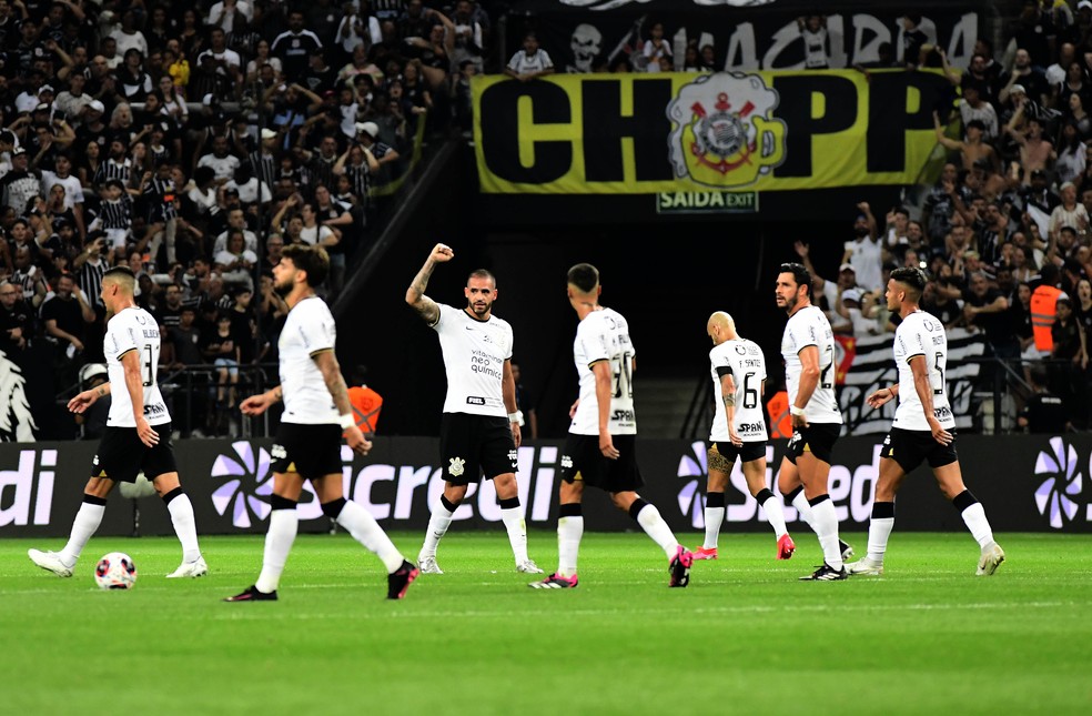 NOTAS DA PARTIDA: Yuri Alberto é decisivo, Paulinho volta a marcar, e Balbuena a falhar