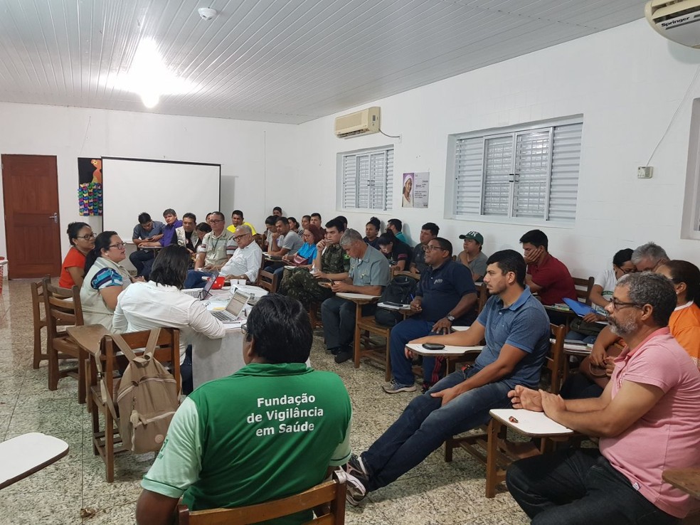 Representantes de vários setores da saúde, inclusive da FVS, se reuniram para articular ações contra o aumento de casos de malária (Foto: Divulgação/ Secretaria de Saúde de  São Gabriel da Cachoeira)