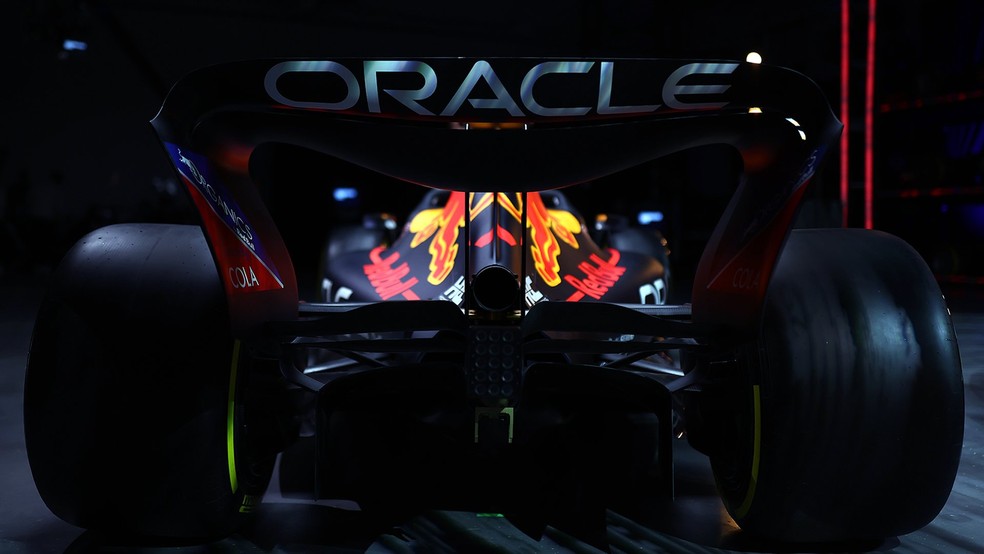 Detalhe da asa traseira do RB18, carro da RBR na F1 2022 — Foto: Divulgação