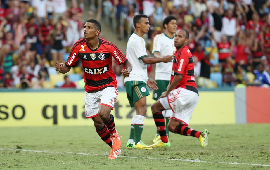 Agora vai? Em alta, Flamengo encara Palmeiras em má fase e tenta quebrar 