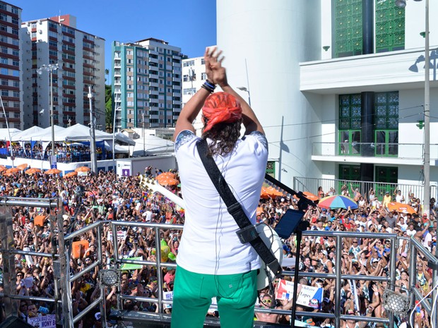 Bell Marques celebra carnaval em cima do trio na Barra (Foto: Elias Dantas/Ag. Haack)