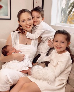Coco Rocha deu à luz seu terceiro filho no fim de novembro. Ela agora é mãe de Iver, Ioni e Iley