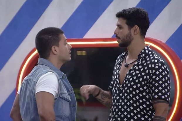 Arthur Aguiar e Rodrigo Mussi discutem no BBB22 (Foto: TV Globo)