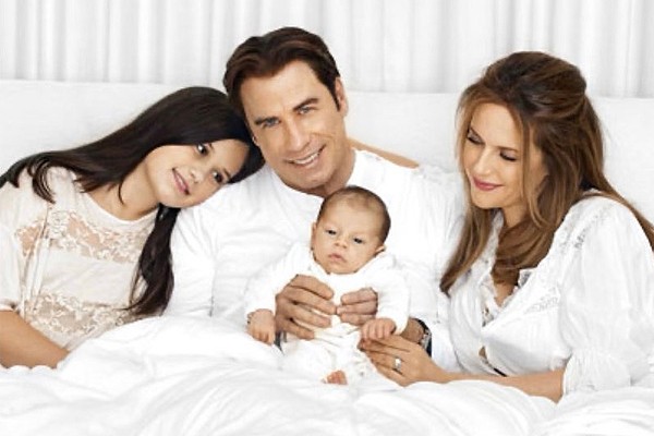 John Travolta e Kelly Preston com os filhos Ella Bleu e Benjamin (Foto: Reprodução / Instagram)