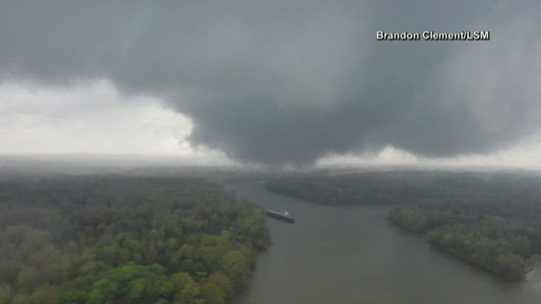 Drone registra a formação de um tornado nos EUA; veja vídeo thumbnail