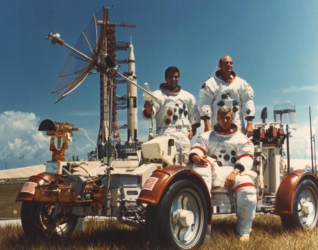 Parte da equipe da missão Apollo 17 à Lua (Foto: Reprodução/nasa.com)