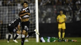 Vasco quebra sÃ©rie negativa, bate o Bahia e respira fora do Z-4 (AndrÃ© DurÃ£o / GloboEsporte.com)
