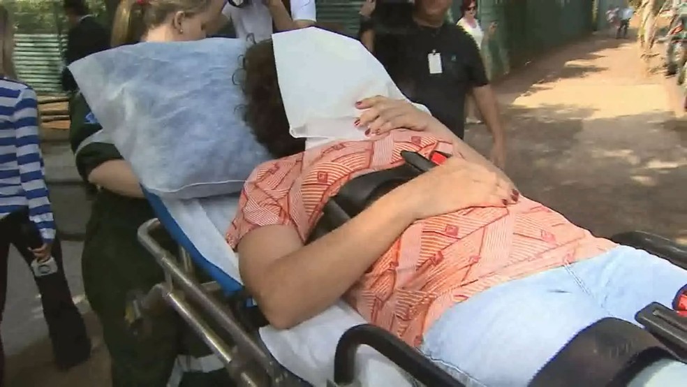 A professora de música Alda Poggi Pereira levada para perícia no Fórum de Ribeirão Preto em julho de 2016 (Foto: Reprodução/EPTV)