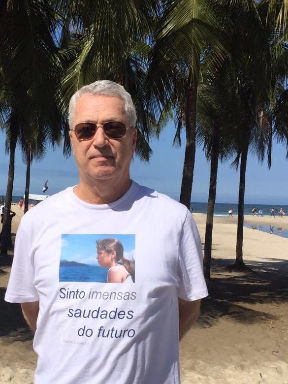 Gabriel Padilla com uma camisa que faz homenagem a sua filha Ana Clara