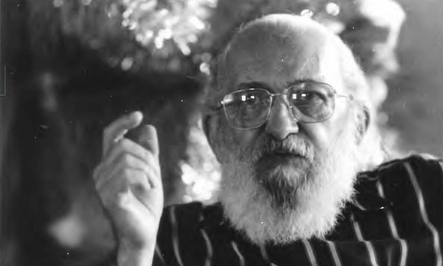 Paulo Freire durante entrevista em 1988