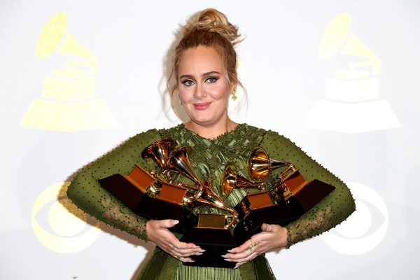 Adele recebeu cinco prêmios no Grammy (Foto: Getty Images)