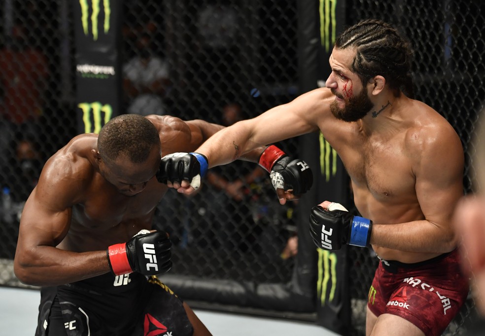 Jorge Masvidal apostou na trocação para tentar bater Kamaru Usman no UFC 251 — Foto: Getty Images