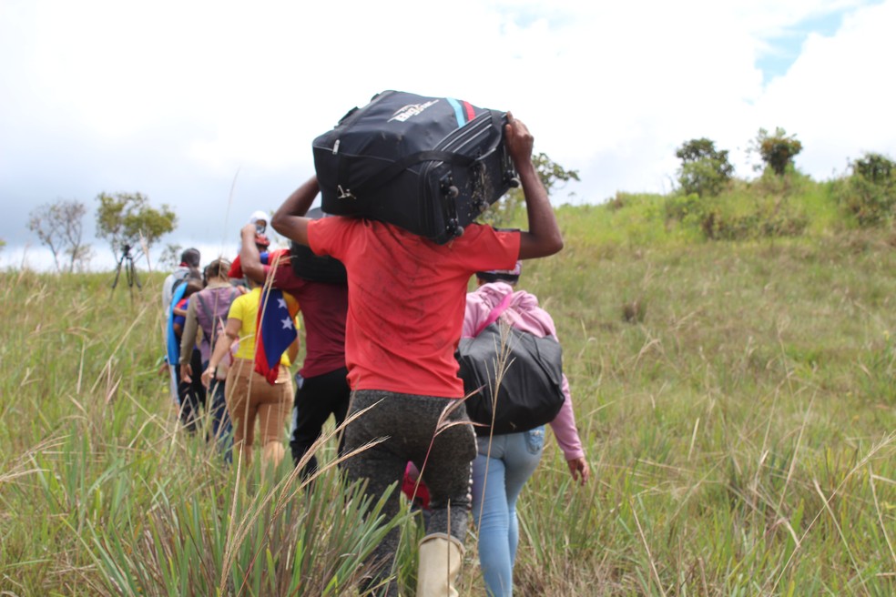 Migrantes usam rotas clandestinas para entrar no Brasil — Foto: Caíque Rodrigues/G1 RR/Arquivo