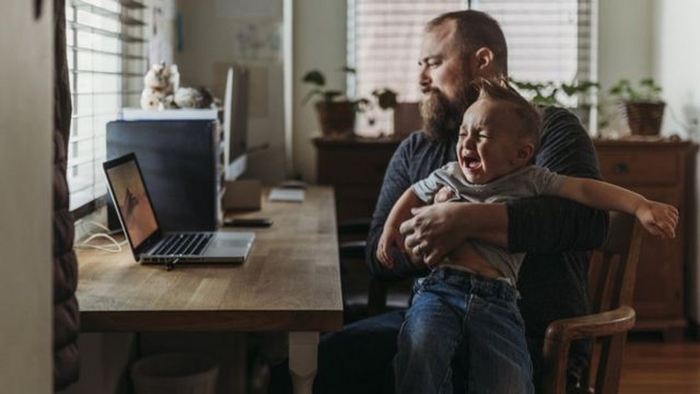 Na pr&aacute;tica, as crian&ccedil;as ainda t&ecirc;m pouco controle sobre as rea&ccedil;&otilde;es emocionais do seu corpo &mdash; Foto: Getty Images/Via BBC