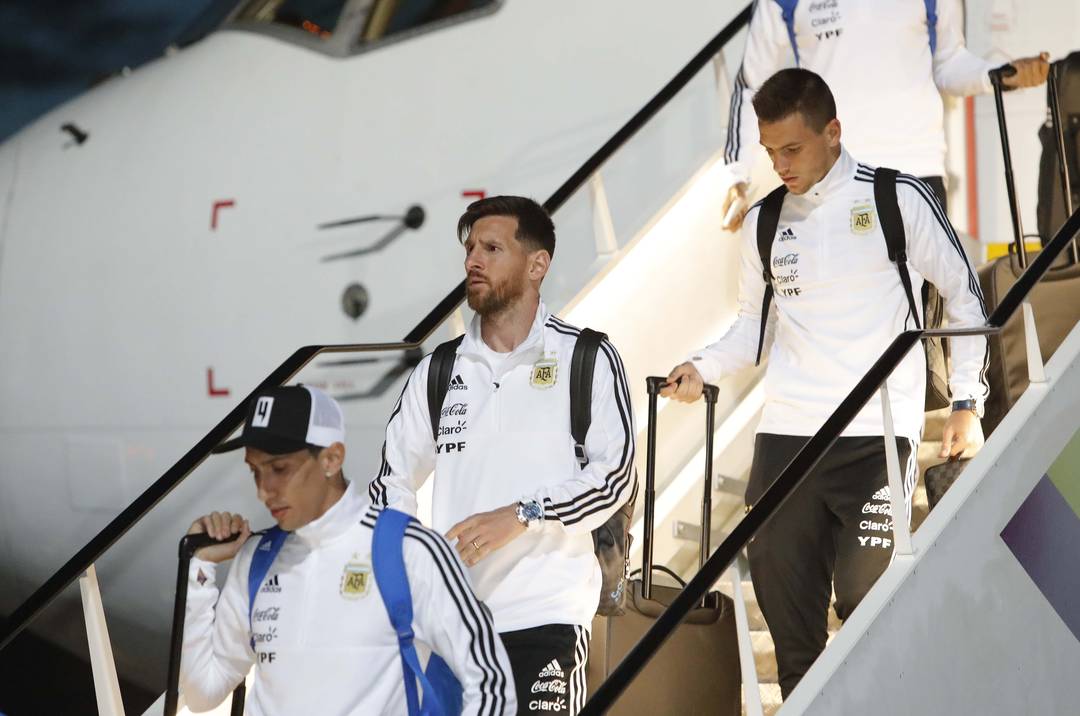 Seleção da Argentina desembarca em Moscou para a Copa