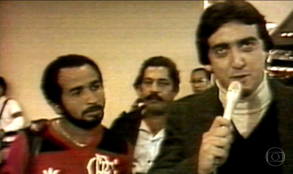 Moraes &eacute; entrevistado por Galv&atilde;o Bueno no Jap&atilde;o em 1981, quando tinha menos de 50 anos &mdash; Foto: Reprodu&ccedil;&atilde;o/TV Globo
