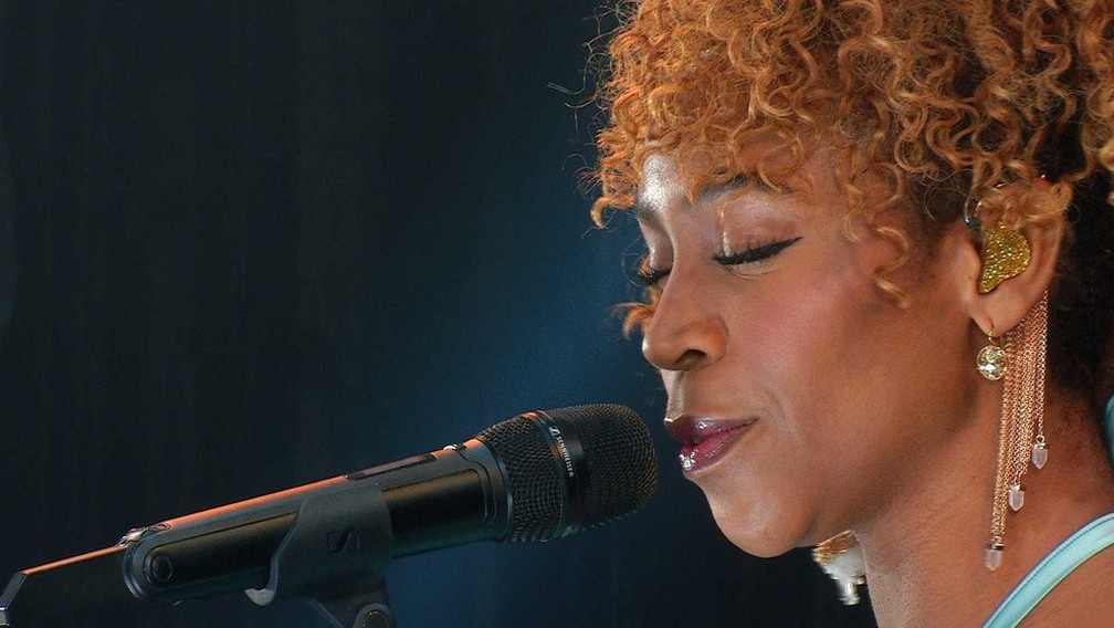 Karol Conká quando apresentou 'Dilúvio', sua música inédita, na Final do BBB21 — Foto: Globo