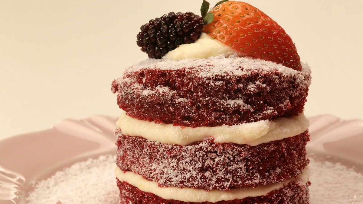 Red Velvet com recheio de cream cheese, ganache de chocolate branco