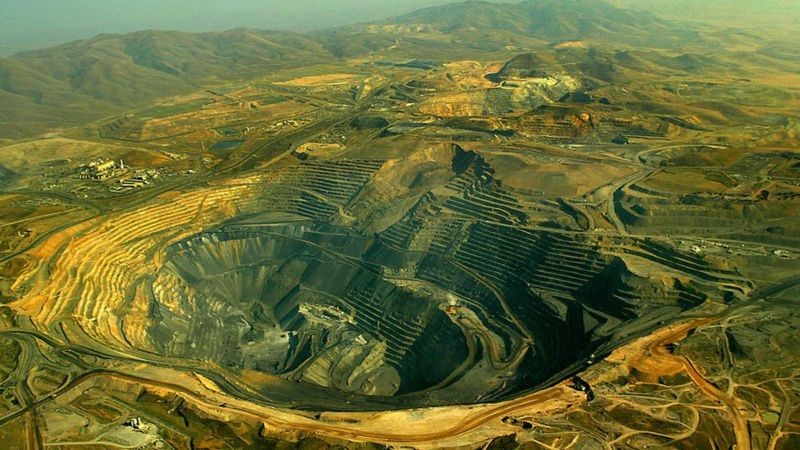 BBC - A maior parte das minas hoje está a céu aberto (Foto: Rick Loomis via BBC)
