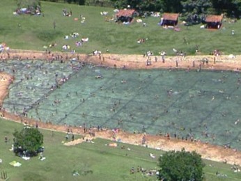 Forte calor faz Parque Nacional de Brasília ficar lotado
