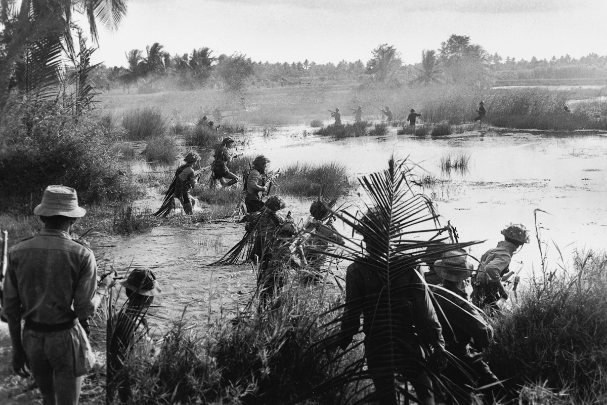 s inimigos frente a frente. Abaixo, os vietcongs se preparam para atacar o flanco de uma unidade norte-americana (Foto: Divulgação)