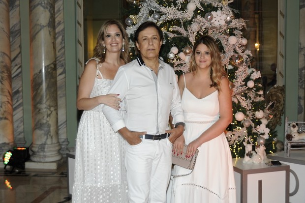Tom Cavalcante, Patricia Cavalcante e a filha Maria Antonia Cavalcante  (Foto: Eduardo Martins/AgNews)
