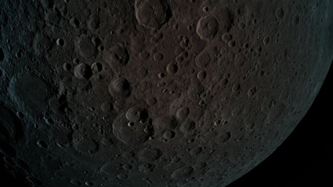 A espaçonave Beresheet registrou essa fotografia enquanto orbitava a Lua (Foto: BERESHEET)