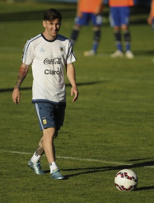 Messi treina com a seleção argentina (Foto: AFP)