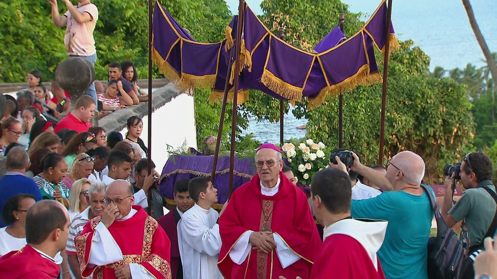 Procissão do Senhor Morto tomou ruas de Olinda — Foto: Reprodução/TV Globo