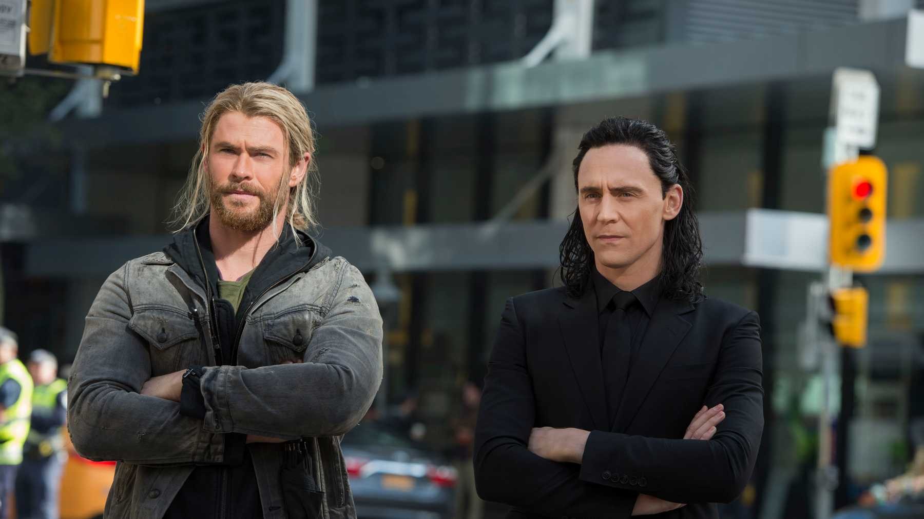 Chris Hemsworth e Tom Hiddleston em Thor: Ragnarok, de 2017 (Foto: divulgação )