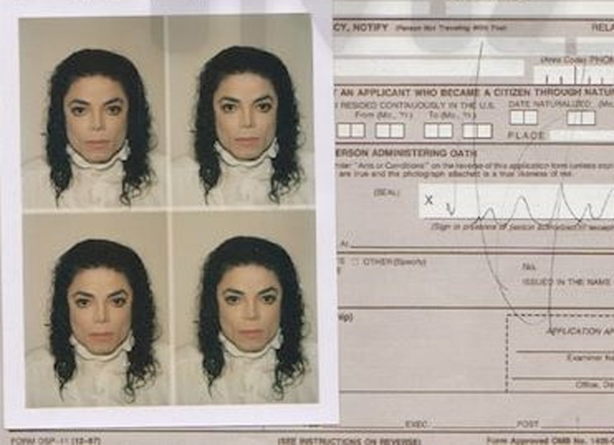 Antigo requerimento de passaporte de Michael Jackson foi colocado à venda na web (Foto: Reprodução / Moments in Time)