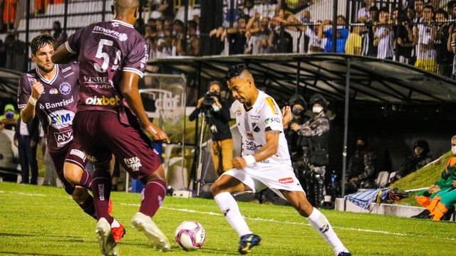ABC vence Caxias e sobe para a Série C