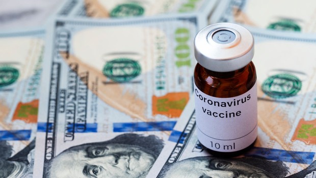 Falta de apoio de países ricos na vacinação de pessoas de nações mais pobres custará US$ US$ 2,3 trilhões (Foto:  SOPA Images/Getty Images)