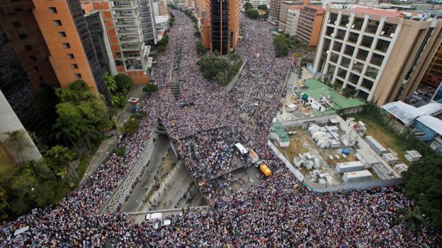 A população não se mobilizava de uma forma tão intensa desde os protestos contra o governo em 2017 (Foto: Getty Images via BBC News Brasil)