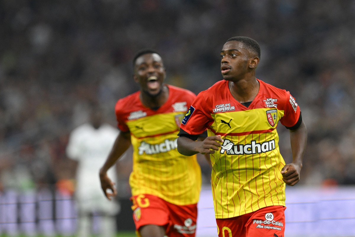 Lens vence Olympique de Marselha fora de casa e assume viceliderança
