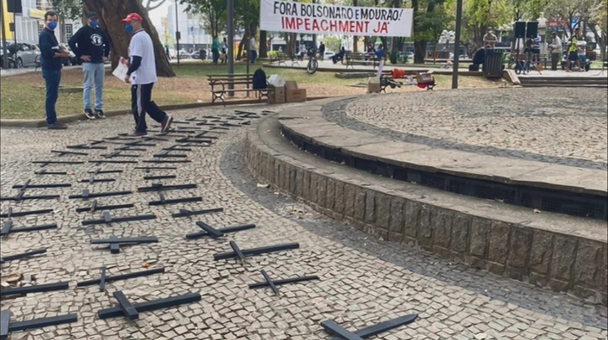 Manifestantes pedem mais vacinas contra a Covid-19 e impeachment de Bolsonaro em protestos no Sul de MG - Vimarsana News