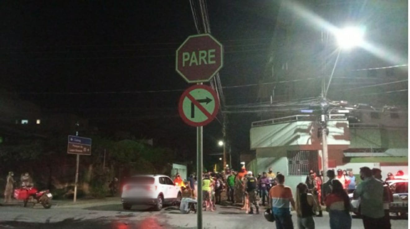 Motociclista morre após bater em carro  no bairro Jardim Panorama, em Montes Claros