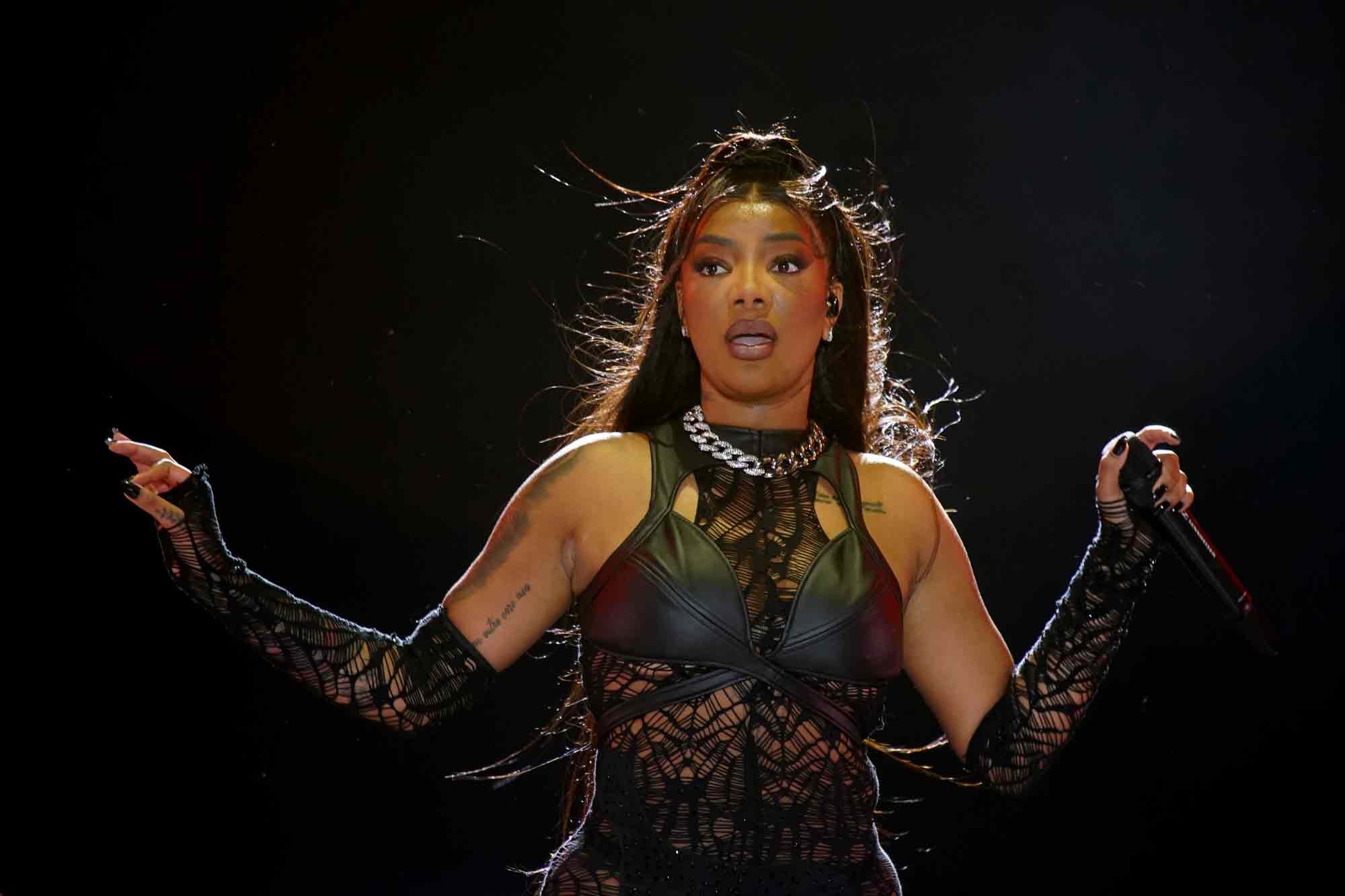 Em show de milhões, Ludmilla toca bateria, convida amigas e mostra que funk venceu no Rock in Rio