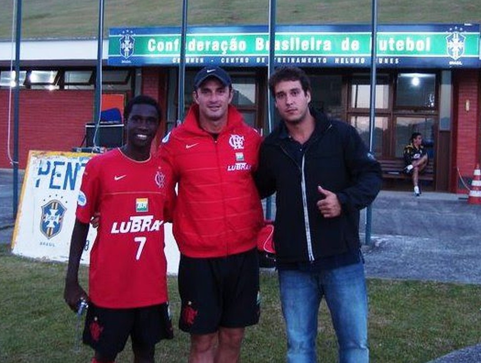 Betinho ao lado de Negueba em treinamento na Granja Comary — Foto: Arquivo Pessoal