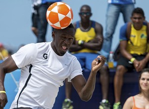 Fã de futebol, Bolt quer Argentina campeã da Copa do Mundo de 2014