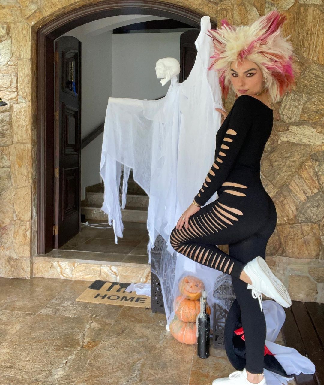 Isis Valverde curte o Halloween em família (Foto: Reprodução/Instagram)