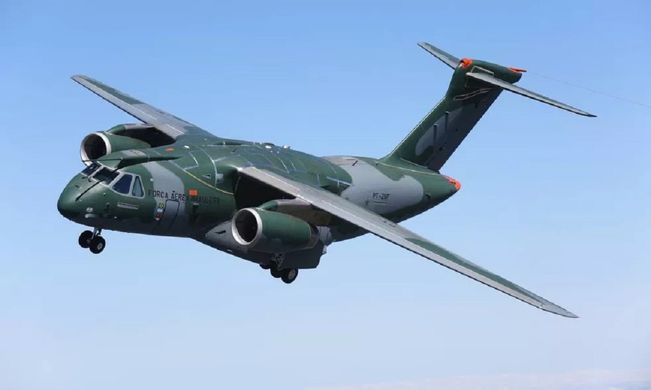 Embraer diz que fará testes com cargueiro KC-390 encomendado pela Hungria em 2023