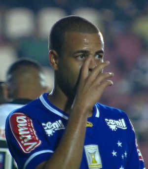 Ainda com dores, Mayke segue como dúvida para enfrentar a Chapecoense