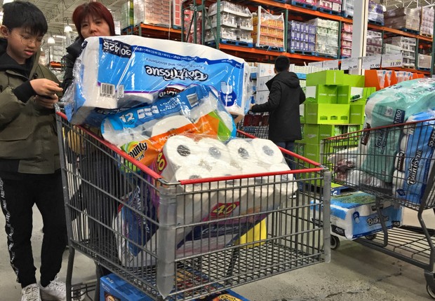 Demanda por papel higiênico aumenta nos supermercados do Canadá (Foto: Getty Images)