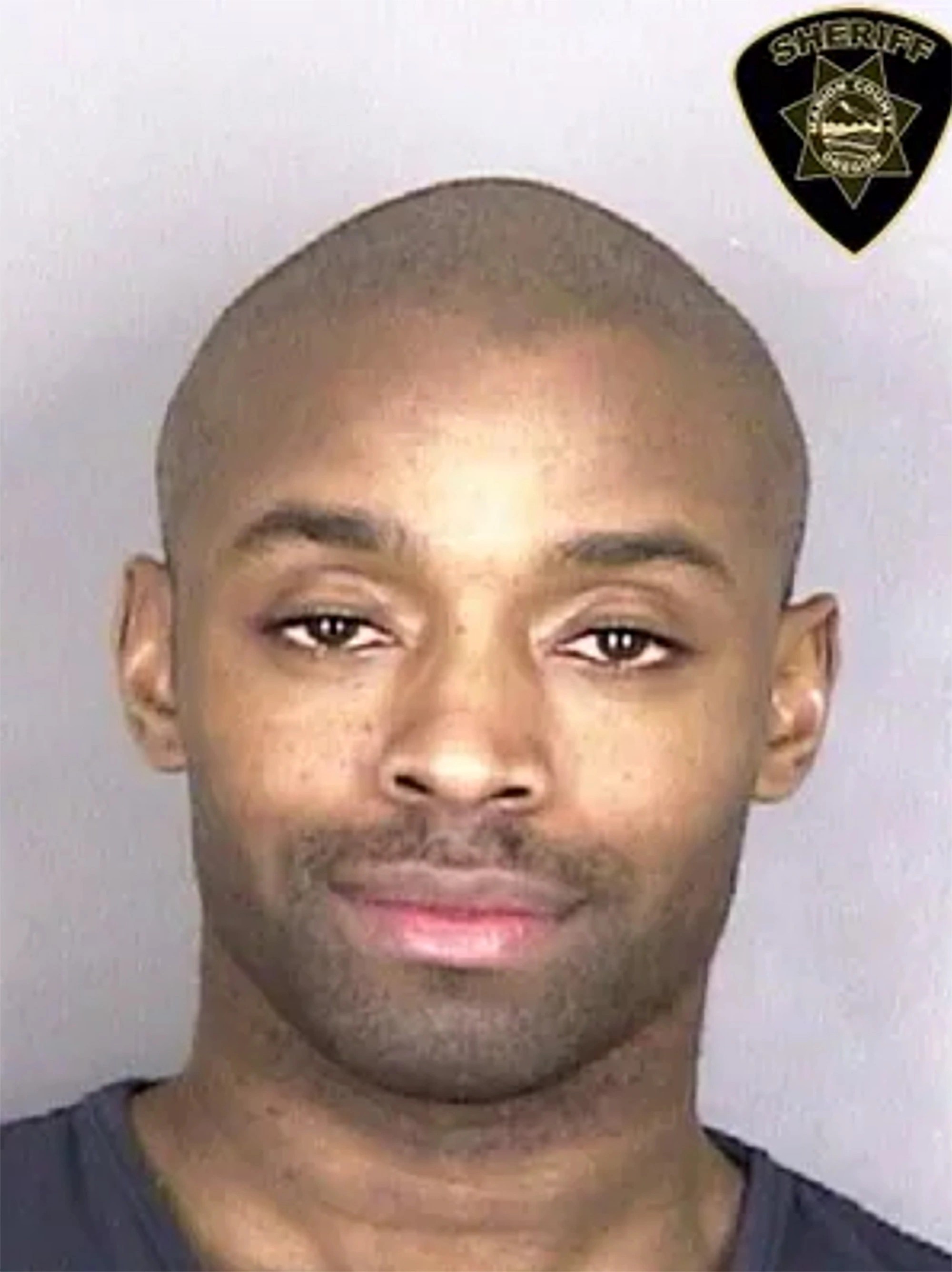 Stanley Wilson Jr, ex-cornerback do Detroit Lions, posa para uma foto da polícia em fevereiro de 2017 depois que ele foi preso por supostamente tentar invadir uma casa nu (Foto: Reprodução)