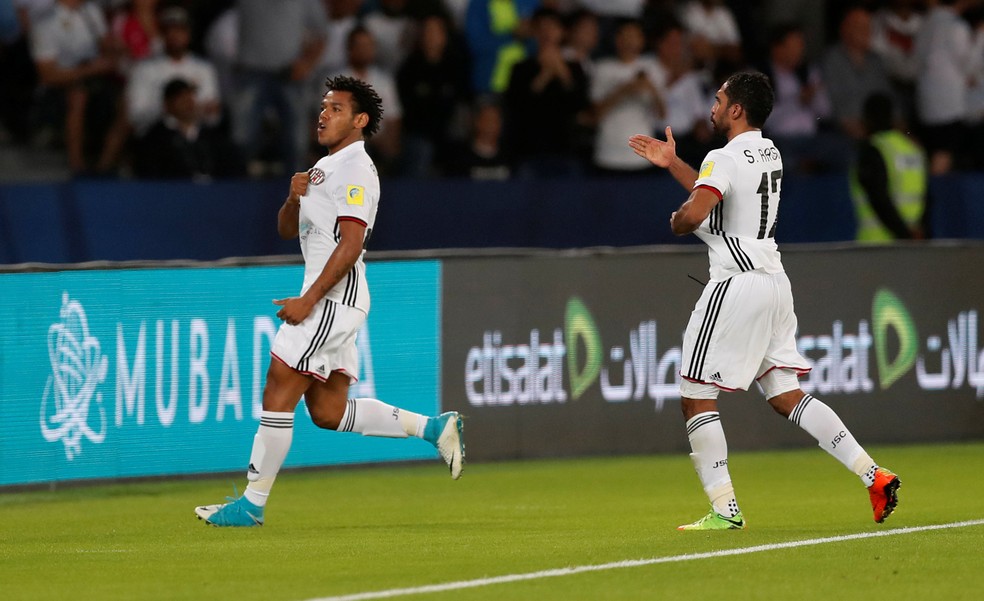 Romarinho aproveitou espaços cedidos pelo  Real Madrid (Foto: Reuters)