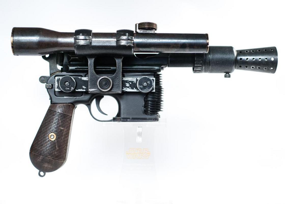 Pistola Blaster DL-44 Heavy usada por Han Solo (Foto: Reprodução/Twitter)