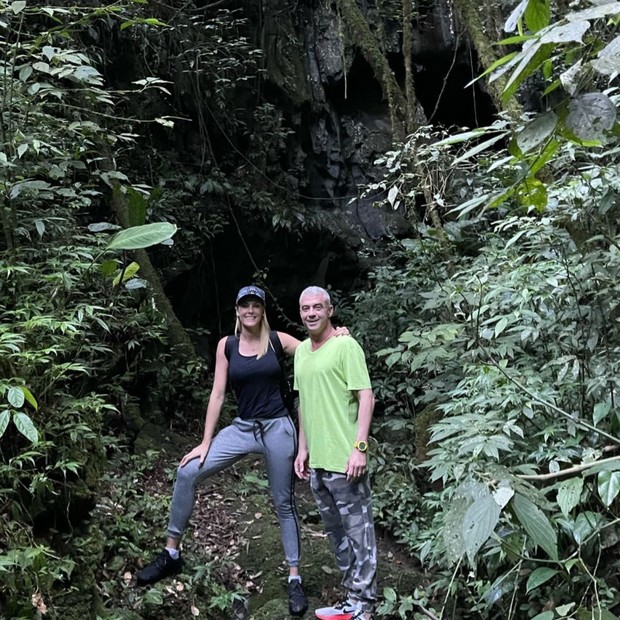 Ana Hickmann e Alexandre Correa curtem dias na natureza (Foto: Reprodução/Instagram)
