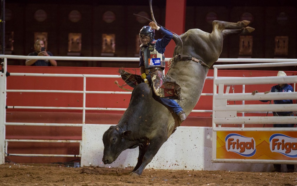 Barretos 2017 Montaria Em Touro Fotos Festa Do Peao De Barretos 2017 G1